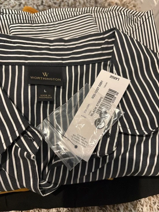 NWT -Worthington Black and White Striped Button-Down Shirt large - Picture 9 of 9